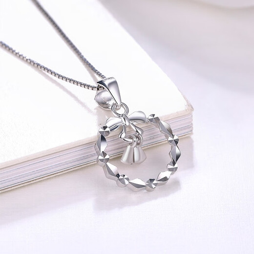 Saturday Fortune (ZLF) PT950 platinum pendant women's car flower sparkling garland pendant love hug 1.36g