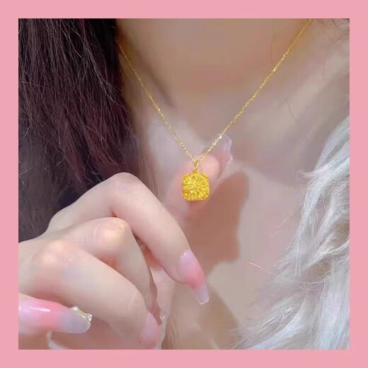 Menbin Lao Fenghuang Gold Store 9999 pure gold covered silver brushed sugar cube pendant yellow I gold necklace women's pendant clavicle chain brilliant A model one about 0.29 + gift box