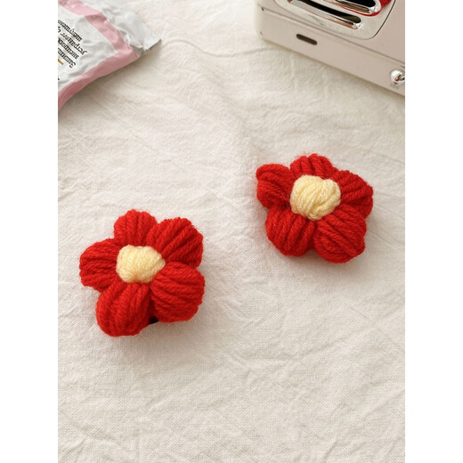 CHUXIANG gives you a small red flower brooch, peripheral accessories, bracelets, cute Japanese pins for women's hair, 1# red flower brooch B02-304-9