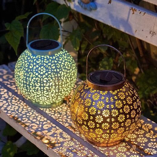 Shiyan Solar Garden Lamp Iron Lantern Retro Night Light Waterproof Outdoor Villa Balcony Garden Atmosphere Light and Shadow Small Flower Iron Lamp