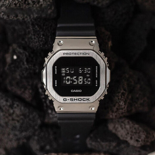 CASIO G-SHOCK classic small square waterproof and shockproof LED lighting sports men's watch GM-5600-1DR