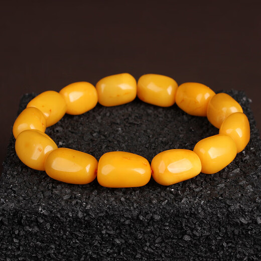 Minol Beeswax Chicken Fat Yellow Full Wax Bracelet with a diameter of about 12mn and a weight of 18.67 grams