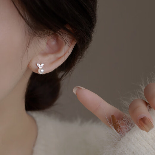 Miman (MIMORE) S925 silver imitation pearl earrings for women, fashionable, high-end, temperamental earrings for pierced ears, no need to remove them when sleeping, and prevent clogging