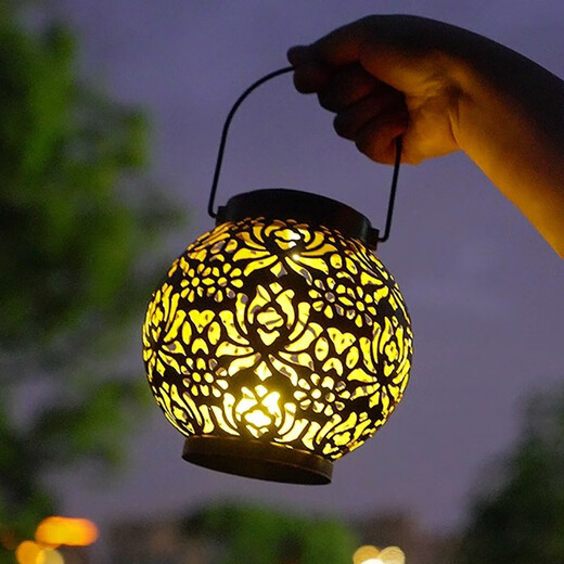 Shiyan Solar Garden Lamp Iron Lantern Retro Night Light Waterproof Outdoor Villa Balcony Garden Atmosphere Light and Shadow Small Flower Iron Lamp