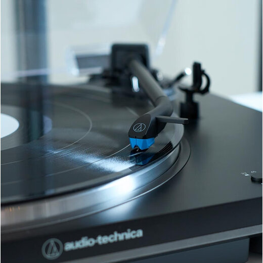 Audio-technica Audio-technica AT-LP70X vinyl record player LP vinyl record player retro fever gramophone record player white/silver record player (WS)