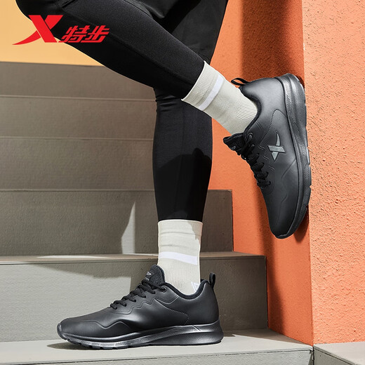 Xtep sports shoes men's running shoes winter plus suede leather waterproof lightweight shock-absorbing casual jogging shoes cotton shoes black