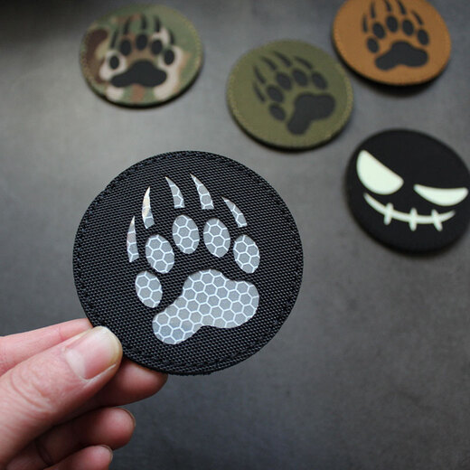 Punisher Bear Claw Velcro Badge Camouflage Morale Badge IR Armband Outdoor Tactical Backpack Badge DIY Badge Decoration Luminous Smiley Face