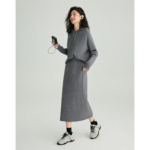 Demana Letters from afar Spring, Autumn and Winter gray suit hooded sweater hidden flesh skirt knitted women's two-piece set