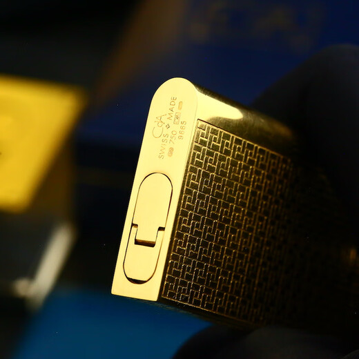 Second-hand 95 new CARAN d ACHE inflatable lighter 18K solid gold jacket pattern pipe machine men's luxury accessories