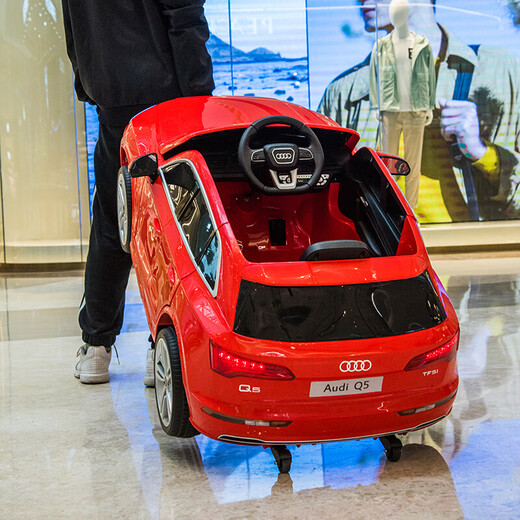 Cool Sun Audi Q5 baby electric car four-wheel four-wheel drive can sit on the baby's remote control off-road toy swing car, painted black + four-wheel drive leather seat + remote control swing + Bluetooth music + portable pull rod