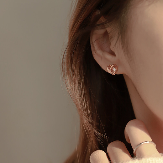 Idel's Sweetheart Earrings Women's Earrings Niche Design High-end 2025 New Trendy Small Earrings Fashion Accessories Sweetheart Earrings E0087