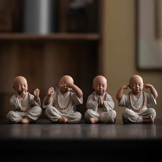 Refining fine ceramics, four little monks, tea pet, tea table, tabletop, small tea ceremony ornaments, tea accessories <set of four colored sand> + three-layer wooden base