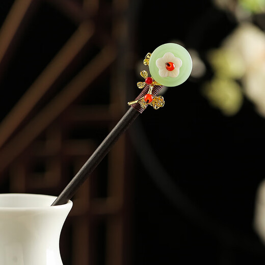 Mr. Ouyang's antique retro imitation Hetian jade petal hairpin, ancient Hanfu tassel step headband, modern girls' hairpin, maple leaf like red