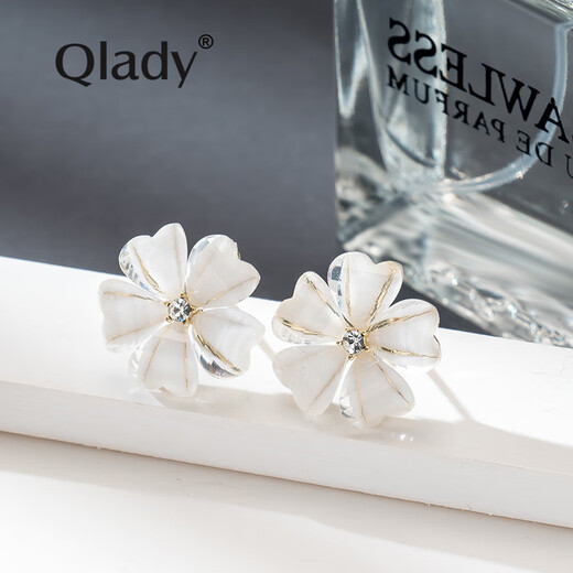 Qlady sweet flower earrings, feminine and high-end silver needle earrings 2024 young luxury niche earrings birthday gift