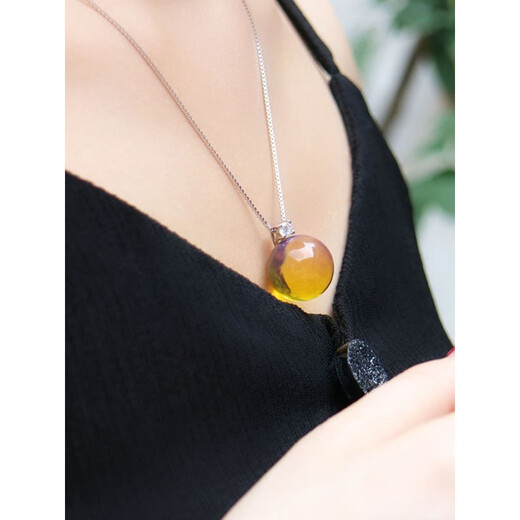 Dingying Mexican purified blue amber single pendant, amber bead necklace, clavicle chain, high-end fashion sweater chain for women, classic princess single diamond blue amber 14mm pendant with free silver chain