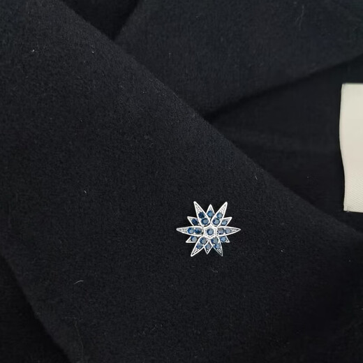 Beautifully made and cute collar pin, anti-exposure buckle, Hao Shi six-pointed star men's brooch, shirt collar button pin, suit badge corsage, 1 antique silver