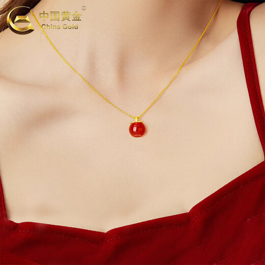 CHINA GOLD 18k gold apple pendant women's new versatile necklace clavicle chain Christmas Eve Valentine's Day gift for girlfriend 18k gold apple pendant with S925 chain