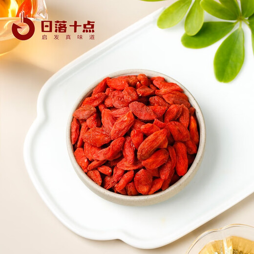 Das erste Geschenk von Tributfrüchten um 10 Uhr im Sonnenuntergang, rotes Wolfbeerfree Wäsche und bereit zu essen Wolfberry Xinjiang Jinghe Teewein und Suppe, um Suppe und Wasser-Tey-Trockenwaren Jinghe Wolfberry 500g herzustellen