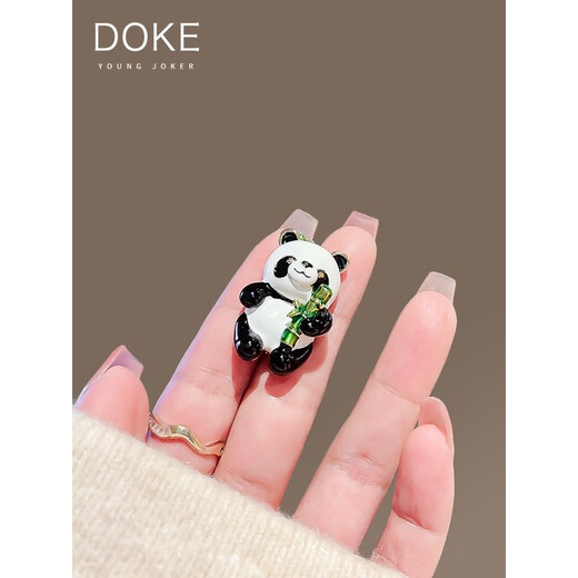 WOUG Chinese style red panda brooch, cute niche brooch for men and women, high-end corsage rising steadily, bamboo panda brooch