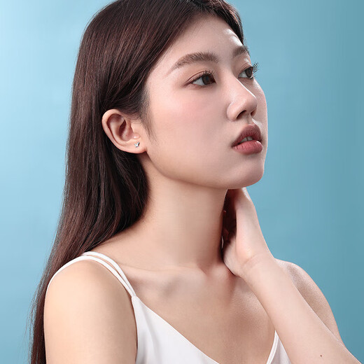 Safir birthday gift platinum earrings for women PT950 sparkling car flower butterfly earrings as a gift for girlfriend, about 0.85 grams