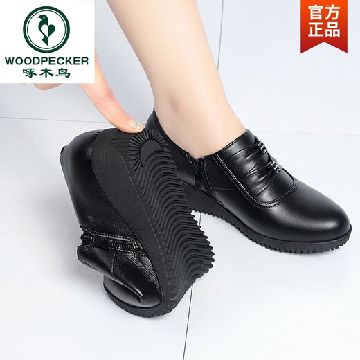 啄木鸟2025新款妈妈鞋真软皮舒适中跟女单鞋老人坡跟大码皮鞋乐福鞋女鞋 黑色单里 37