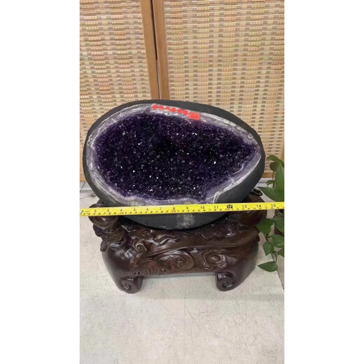 Bingke crystal living room high-end light luxury boutique crystal 37 kg natural Uruguayan money bag ornaments carved base