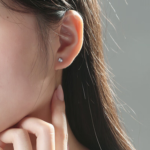 Safir's birthday gift PT950 platinum earrings for women, platinum flower earrings, simple and compact, one pair, about 0.6 grams