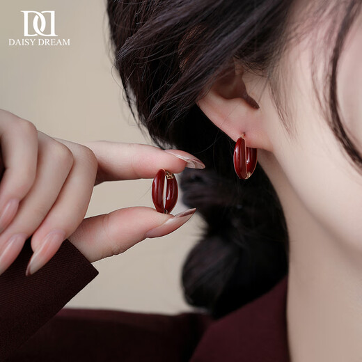 DAISY DREAM retro red earrings women's niche fashion temperament earrings earrings 2025 new high-end Hong Kong style earrings retro red earrings