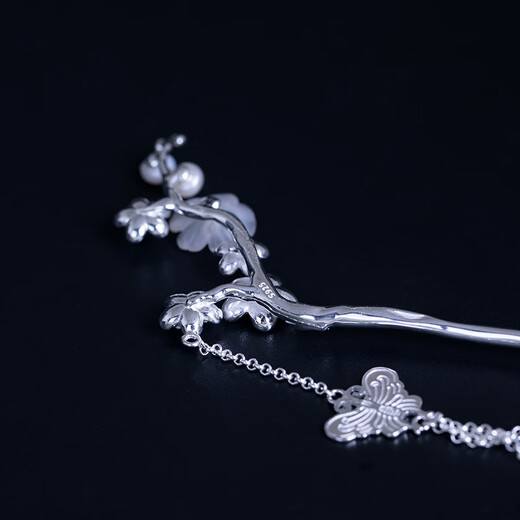 Qianbaolai s925 silver crystal plum blossom hairpin creative antique style beautiful butterfly tassel step shake hairpin crystal plum blossom tassel hairpin 925 pieces