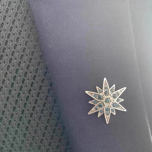 Beautifully made and cute collar pin, anti-exposure buckle, Hao Shi six-pointed star men's brooch, shirt collar button pin, suit badge corsage, 1 antique silver