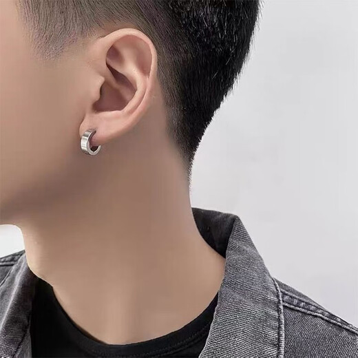 Bo Na Ling No Piercing Ear Clip Men's Trendy Hip Hop Cool Titanium Steel Earrings Handsome Students Men and Women No Punching Fake Earrings Black Silver 8 Pack Ear Clips 2 Pairs Black + 2 Pairs Silver