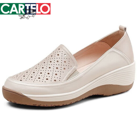 卡帝乐鳄鱼真软皮厚底坡跟中年妈妈凉鞋女时尚女鞋外穿轻便休闲单鞋软底皮鞋 米白色 38