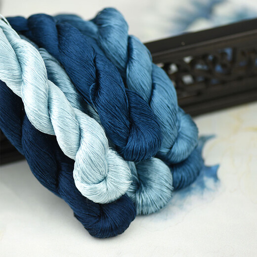 Other embroidery craftsmen No. 118 mulberry silk thread large Suzhou embroidery entangled velvet handmade embroidery thread embroidery thread ink blue embroidery thread 6 colors 1 small each