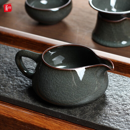 Lingqingfang high-end Kung Fu tea set home office celadon complete set teapot teacup gift box Ge Kiln ice crack iron tire Tibetan blue ten-piece set