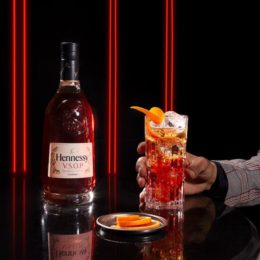 轩尼诗（Hennessy） VSOP 干邑白兰地 法国进口洋酒 700ml （新老包装随机发货） 700mL