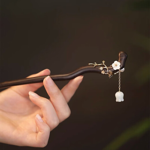 Nianfu wood hairpin new Chinese style Chinese Valentine's Day updo hair ornaments lily of the valley step shake tassel hairpin for women Mid-Autumn Festival gift for girls lily of the valley step shake 18cm gift box