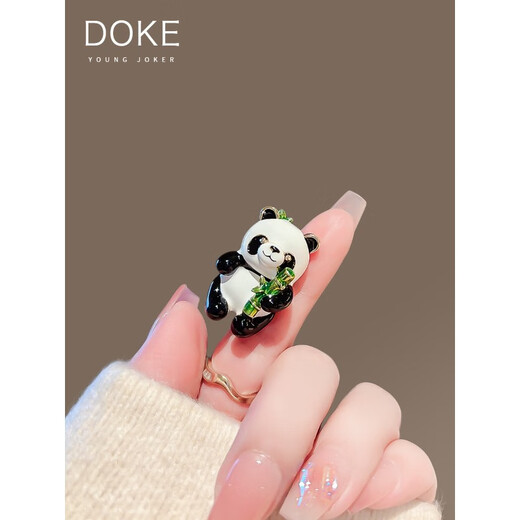 WOUG Chinese style red panda brooch, cute niche brooch for men and women, high-end corsage rising steadily, bamboo panda brooch