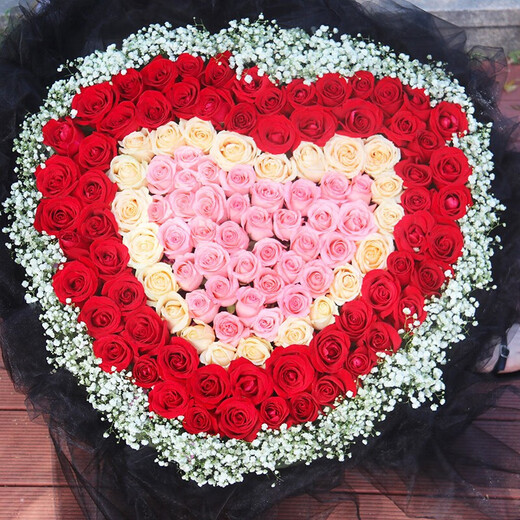 Come to Yike Flower Express to express your love for your girlfriend with a bouquet of 99 red roses as a birthday gift. Delivered nationwide in the same city. 99 mixed roses and love style.