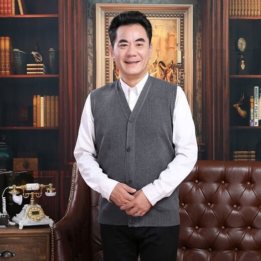 Quan Yingyue's elderly clothes Spring and Autumn New V-neck Vest Cardigan Vest Daddy's Clothes Men's Wool Knitted Vest Sweater Thin Light Gray 2XL Number of 135 Jin [Jin equals 0.5 kg]-150 Jin [Jin equals 0.5 kg]
