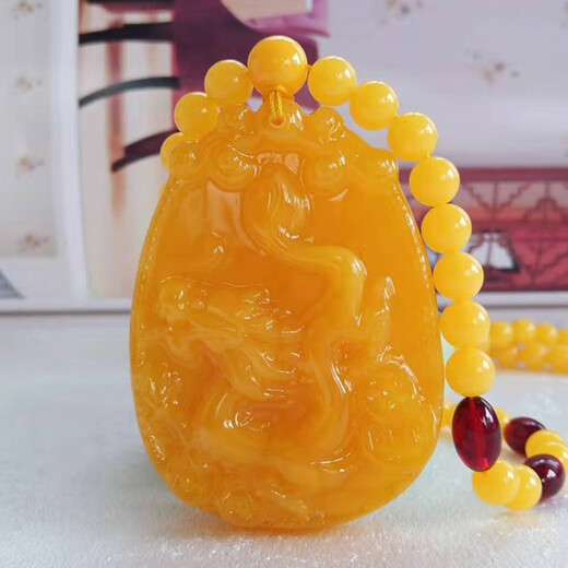 SNQP natural amber old beeswax pendant men's chicken oil yellow necklace women's sweater chain long zodiac rat ox rabbit dragon zodiac ox (large size)