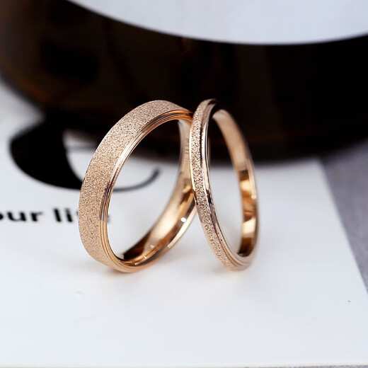 Fat Donglai same style 18k color gold ring 18K gold frosted female AU750 rose gold men and women couple style tail ring color 4MM rose gold frosted ring No. 8 is equivalent to No. 16 and No. 17