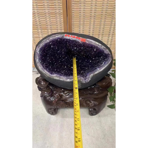 Bingke crystal living room high-end light luxury boutique crystal 37 kg natural Uruguayan money bag ornaments carved base