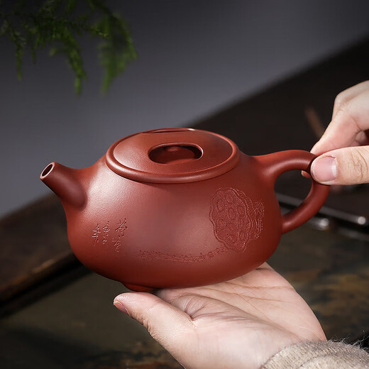 Centennial Liyong Yixing purple sand pot pure handmade raw mineral clear cement cow cover stone scoop pot Kung Fu tea set teapot 340ml