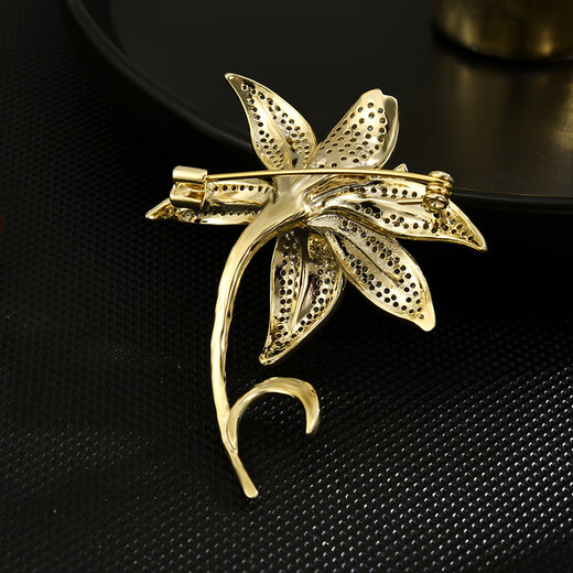 Mr. Ouyang's exquisite lily brooch for women's niche design suit coat corsage pin decoration