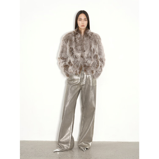 Fu Zhien's fashionable O'Neill, fashionable, exquisite and elegant, two-color wrap-around stand-up collar, dropped shoulders, short fox fur coat, soft rice coffee - stand-up collar. Finnish sagafurs fox fur S