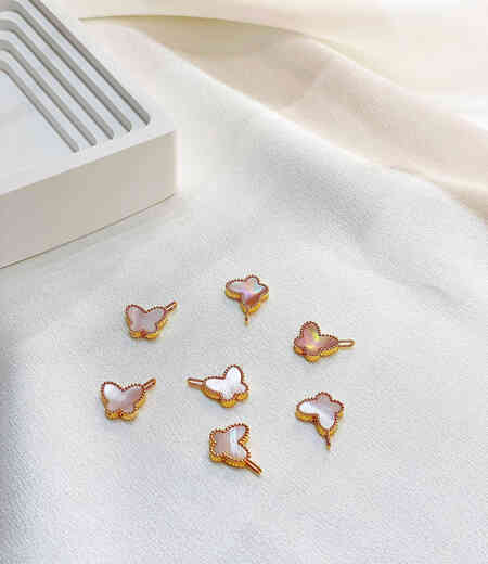 Li Shen 18k gold butterfly pendant rose gold gold necklace red agate clavicle chain chain girlfriend gift 18k gold rose gold red agate (with 18k gold necklace)