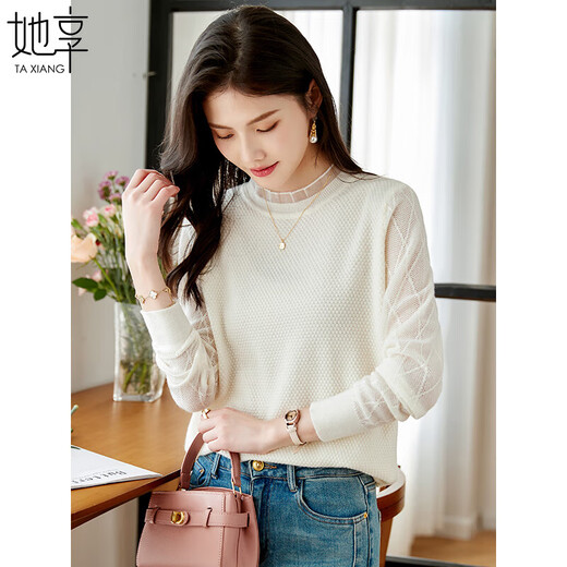 She enjoys knitted sweater women's round neck lace bottoming shirt with sweater women's hollow design knitted top T13KZ3504