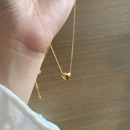 Chow Tai Fook Chinese Valentine's Day gift bath wearable classic reproduction small love necklace for women 18K gold daily versatile heart clavicle chain i heart necklace
