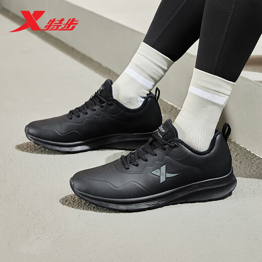 Xtep sports shoes men's running shoes winter plus suede leather waterproof lightweight shock-absorbing casual jogging shoes cotton shoes black