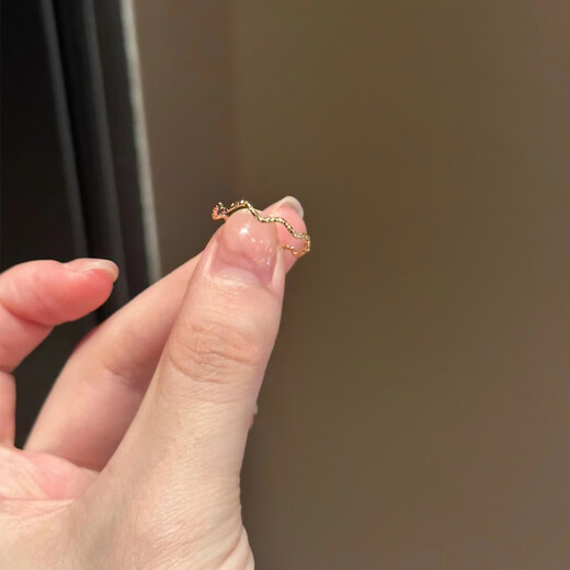 Fat Donglai's same style 18k gold ring with super fine sparkling sand wave pattern on women's index finger, niche light luxury and exquisite design. Sparkling sand wave ring - rose gold + high-end No. 10 (corresponding to counter number 22-23)